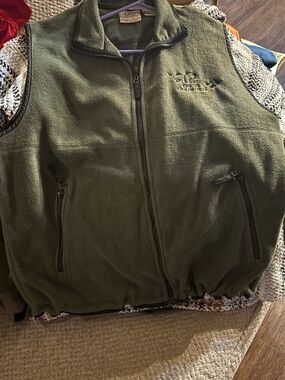 Ducks UnLimited XL men’s Olive Green Fleece Vest with Full Zip